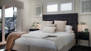 2 bedrooms, iron/ironing board, Internet, bed sheets