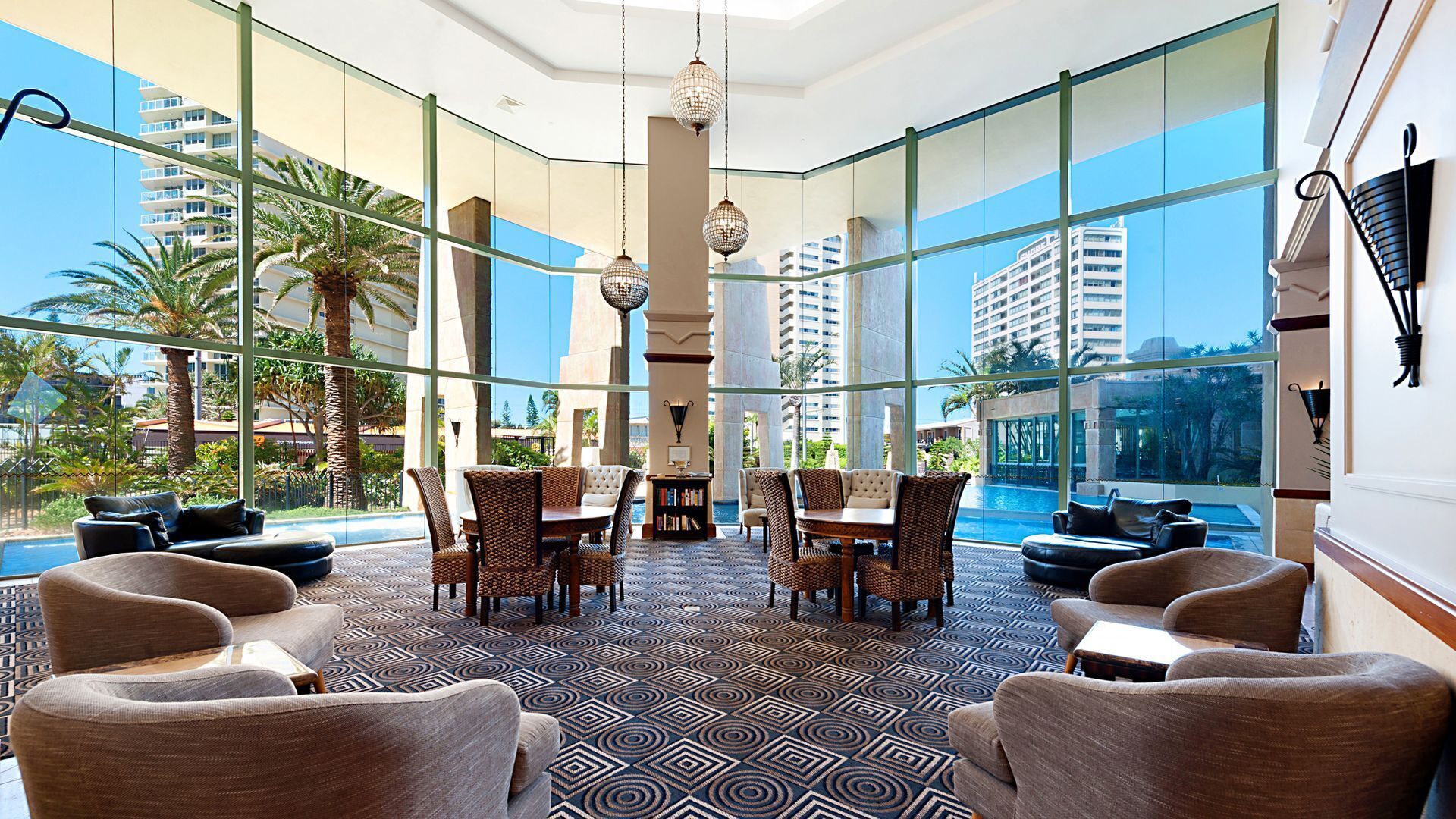 Surfers Paradise Comfortable Surfers Suite — image 18