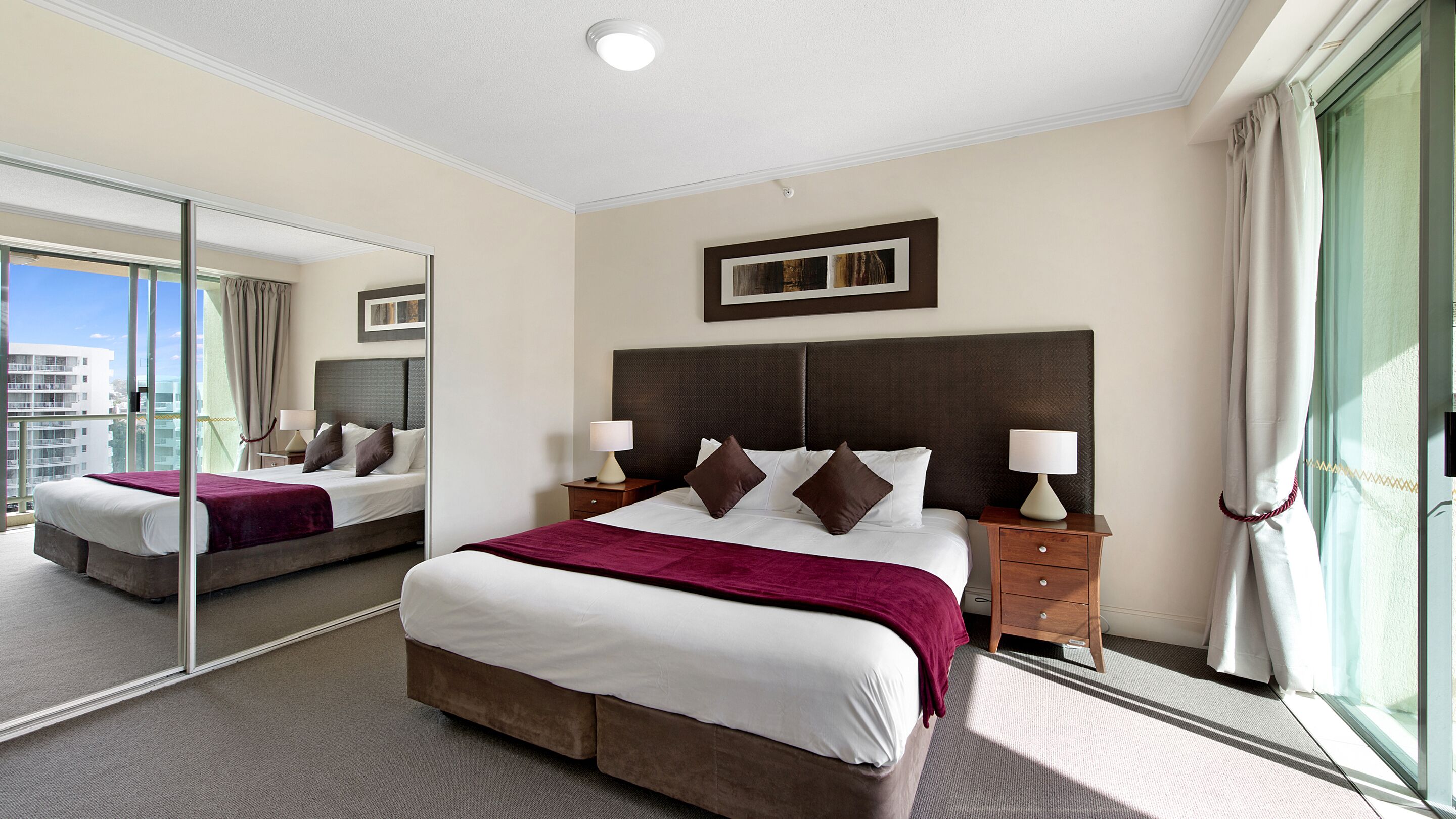 Surfers Paradise Comfortable Surfers Suite
