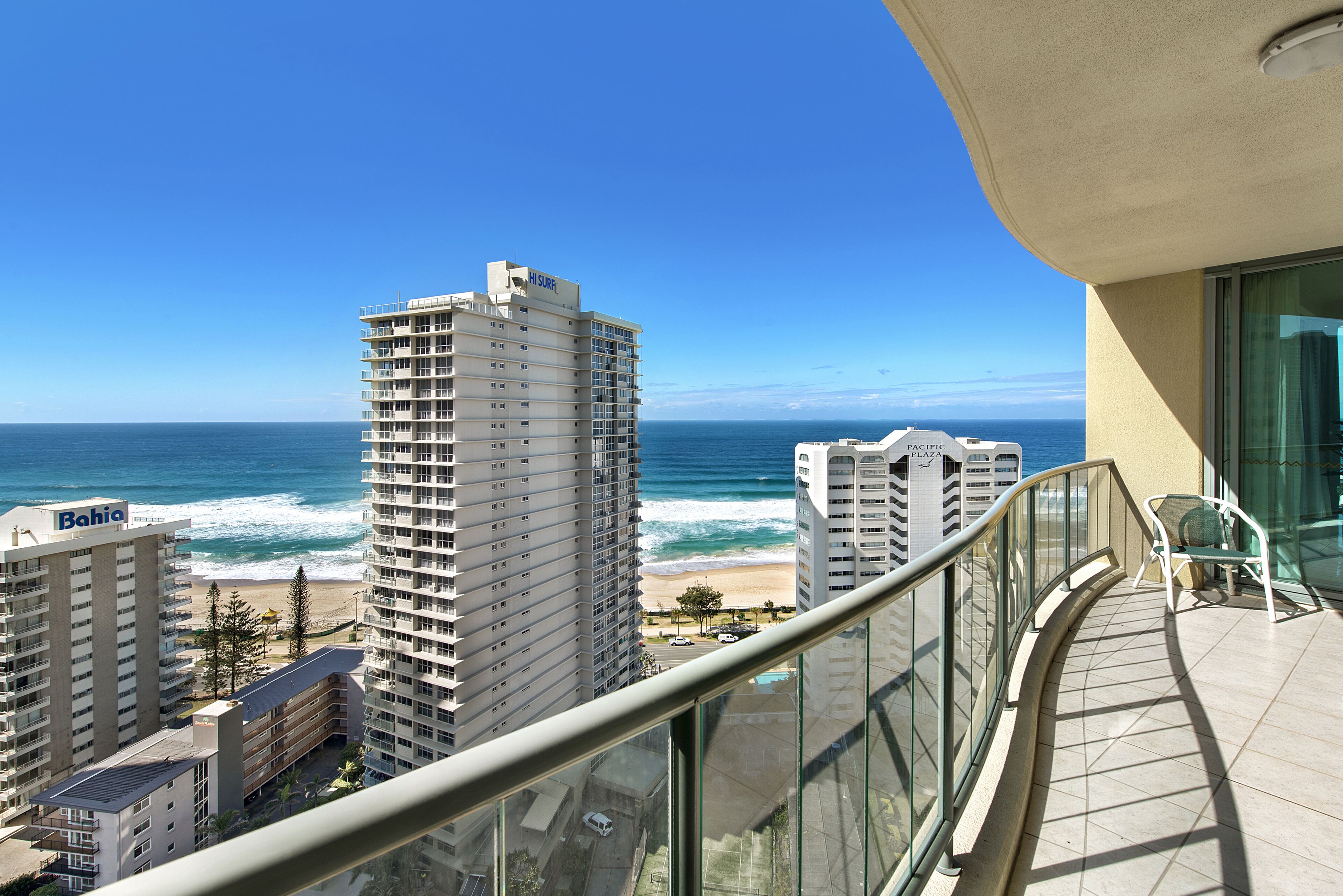 Surfers Paradise Comfortable Surfers Suite — image 17