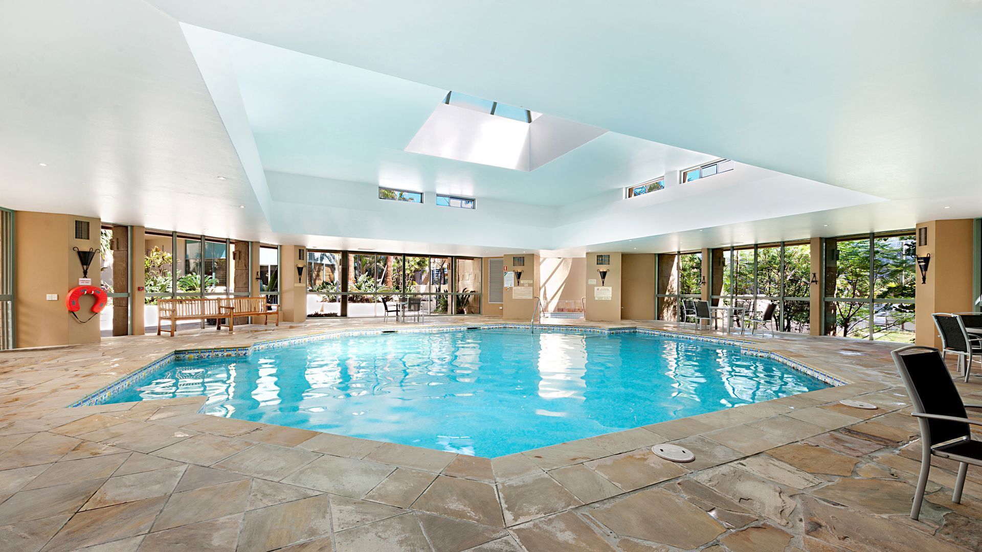 Surfers Paradise Comfortable Surfers Suite — image 5