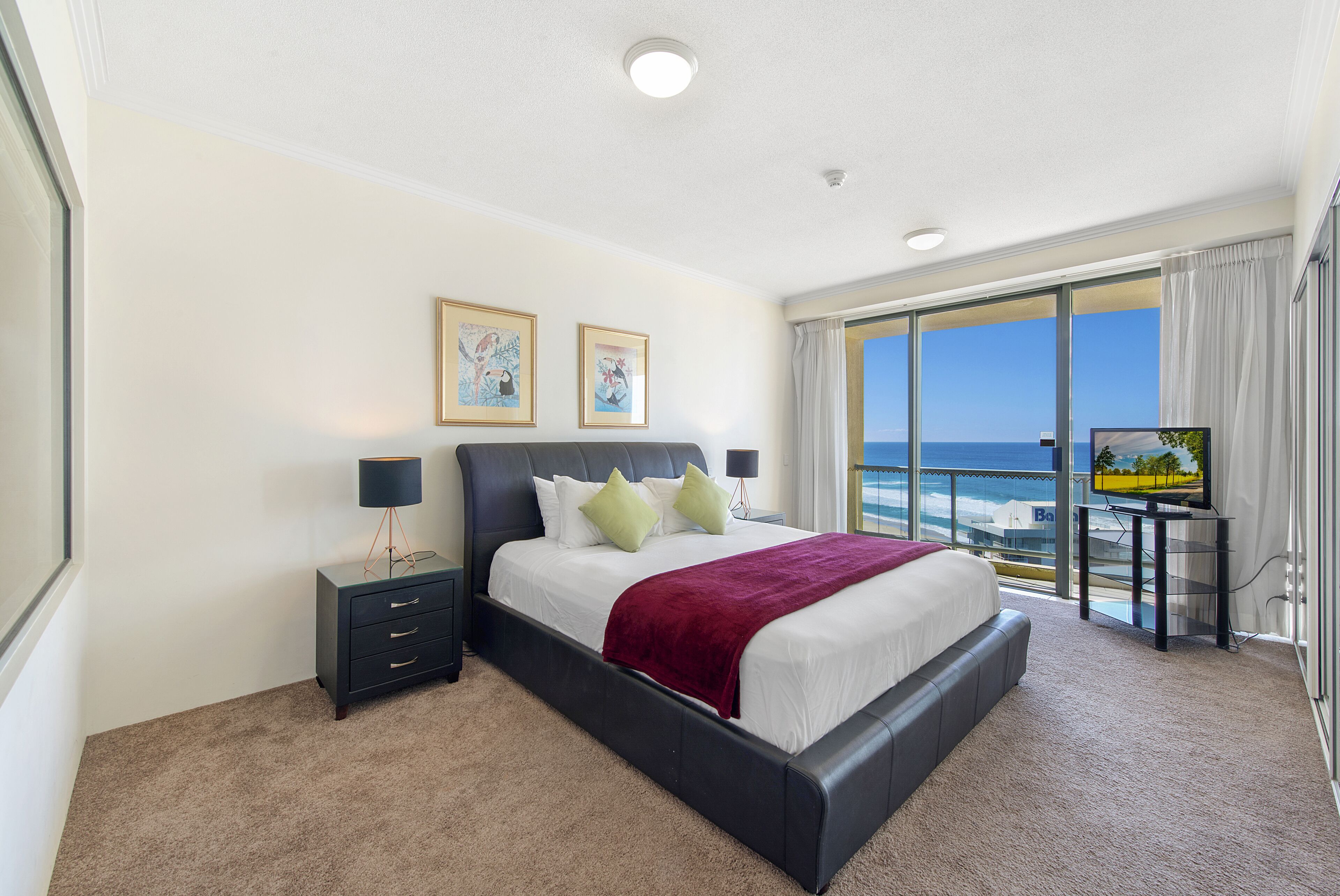 Surfers Paradise Comfortable Surfers Suite — image 10