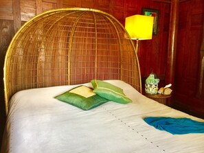 3 bedrooms, iron/ironing board, Internet, bed sheets - Experience Thai Living in a Homey City Villa Ideal for Families & Groups (Khwaeng Chong Nonsi)