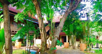 Experience Thai Living in a Homey City Villa Ideal for Families & Groups