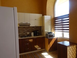 Fridge, microwave, oven, stovetop