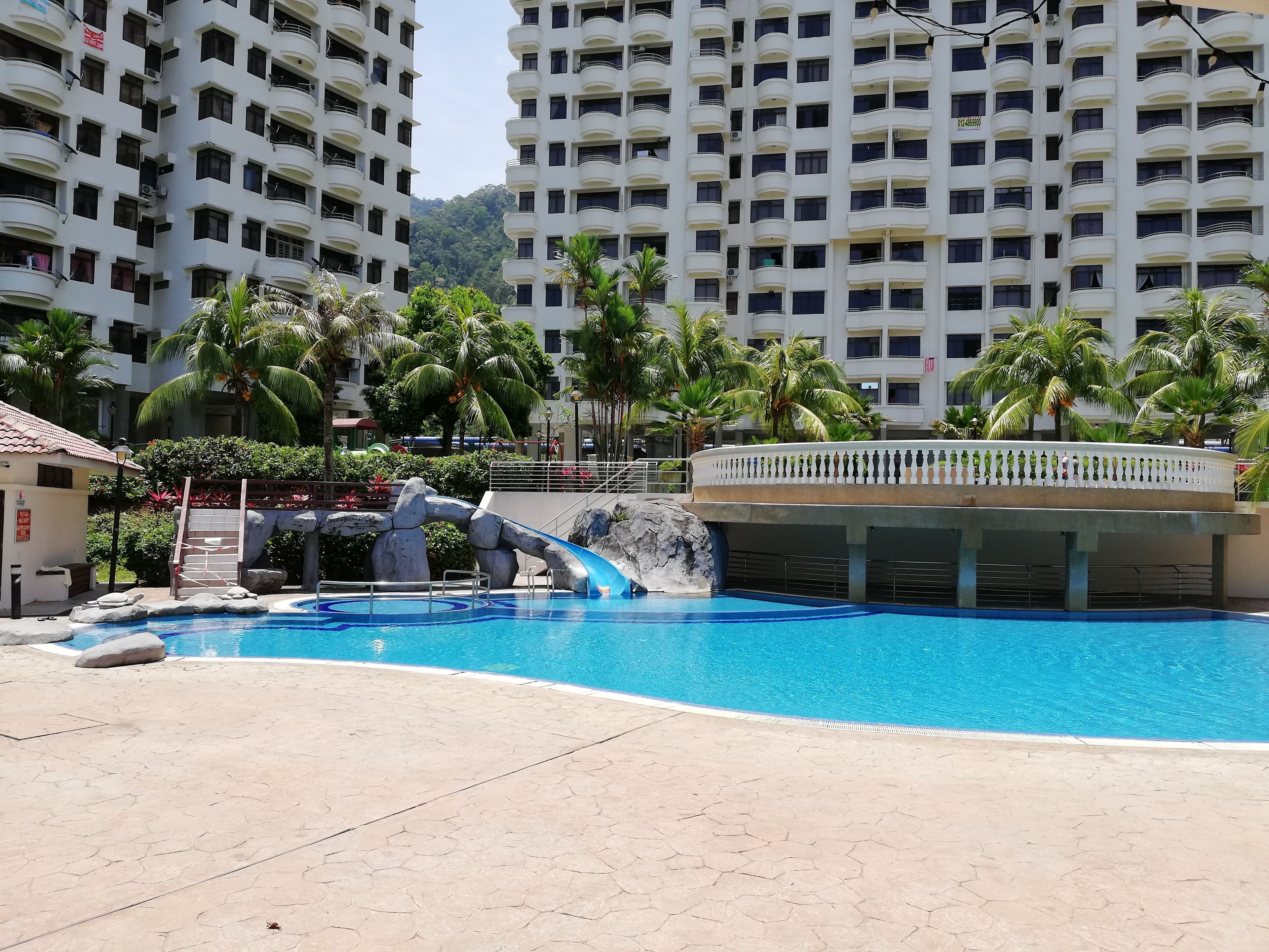 swimming pool