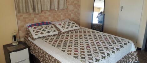 1 Schlafzimmer, Bügeleisen/Bügelbrett, kostenloses WLAN, Bettwäsche