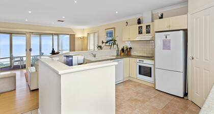 Hayman - Aldinga Beach - C21 SouthCoast Holidays