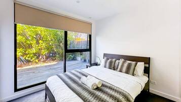 2 bedrooms, iron/ironing board, WiFi, bed sheets