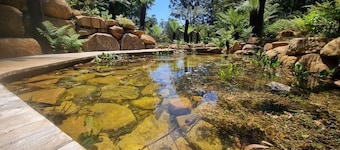 Garden Cottage - Luxury romantic hideaway and decadent private spa room