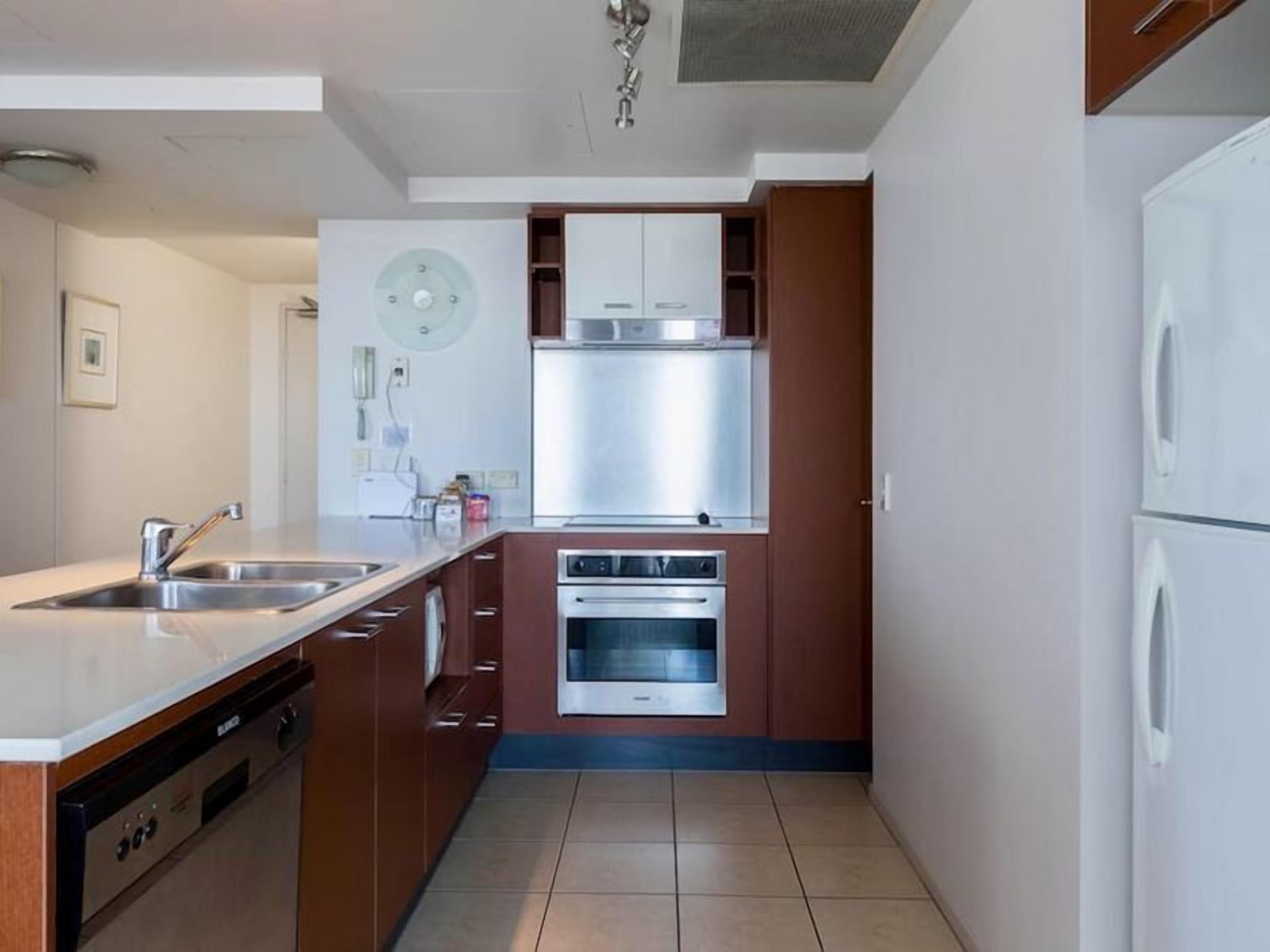 Apartment with Ocean Views — image 10