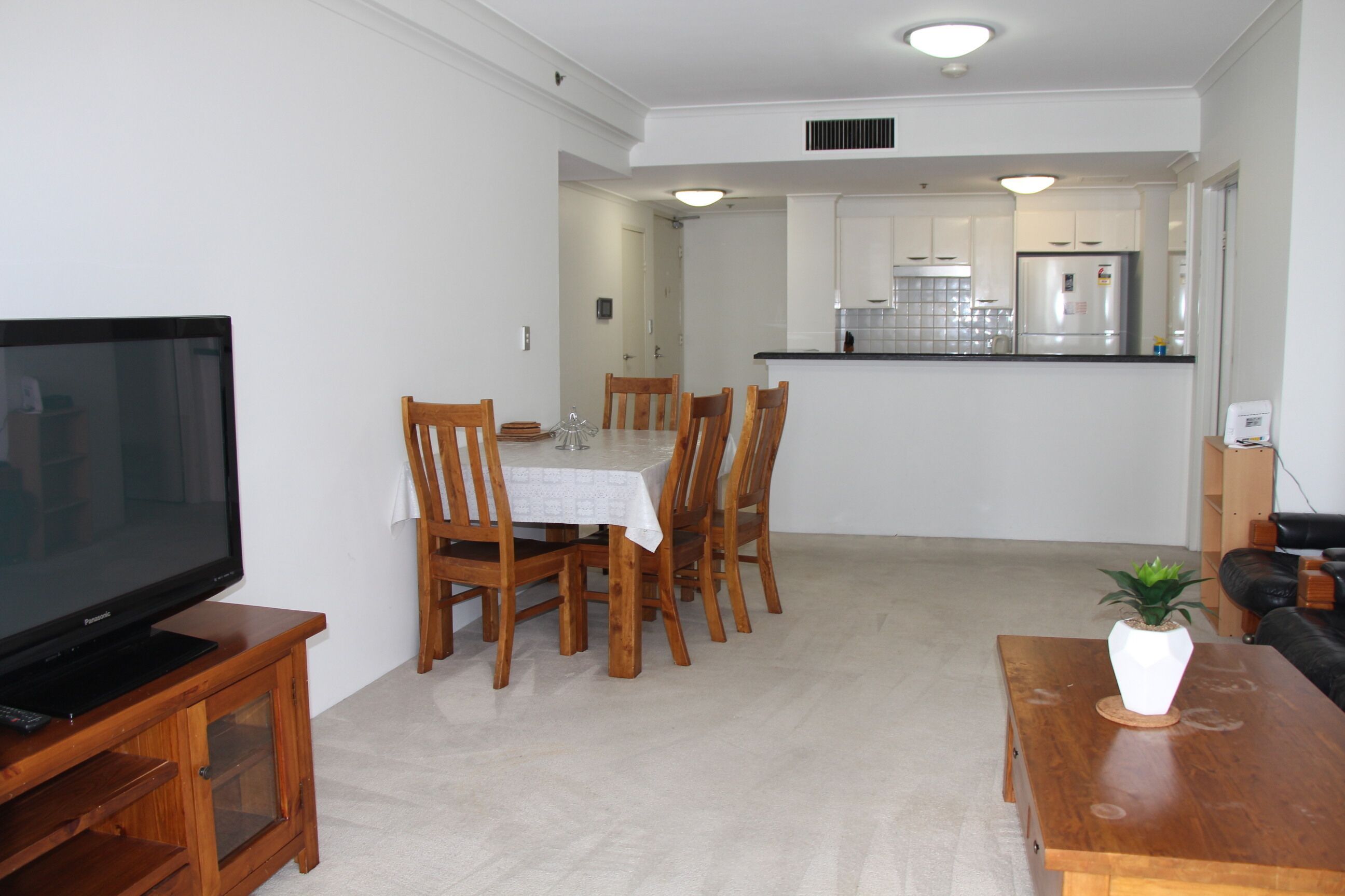 Chatswood Furnished Apartment 2 — image 9