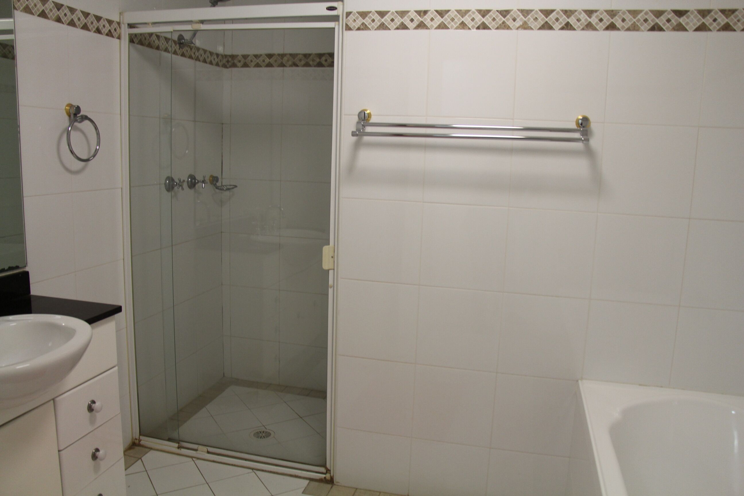 Chatswood Furnished Apartment 2 — image 10