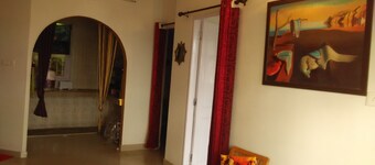 JUNGLE IN THE BACKYARD, MOUNTAIN VIEW IN FRONT