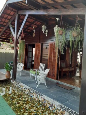 Terrace/patio - LOVELY HOUSE W / POOL FOR FAMILY NEAR SEA AND TRADE) (Bertioga)