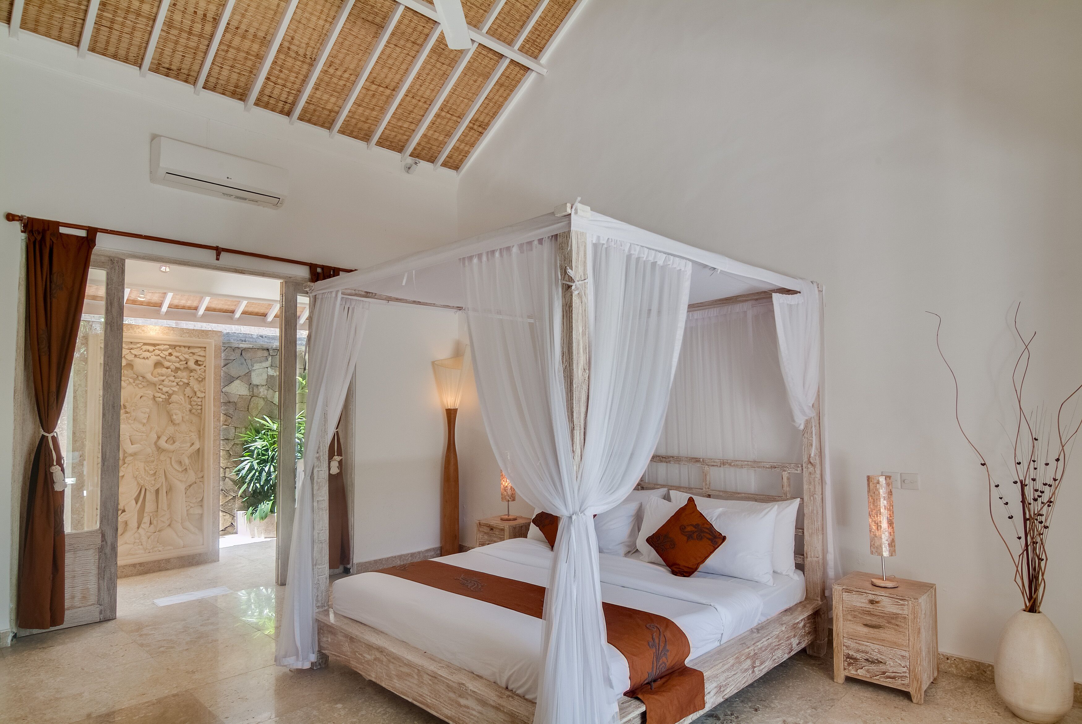 3 BDR lux villa in the heart of Seminyak (gated complex)