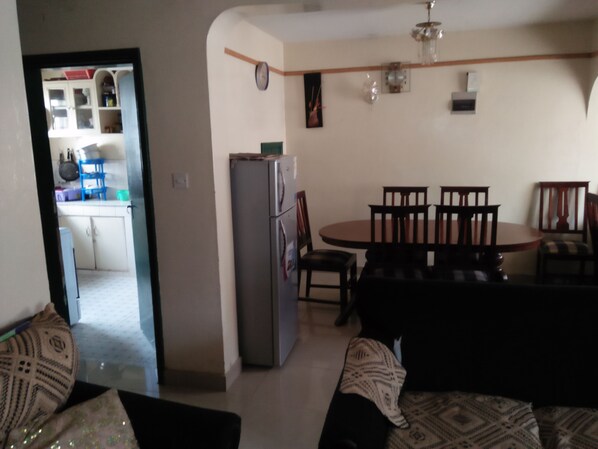 TV, DVD player - Furnished house With Fast Wi-fi Internet (Nairobi)