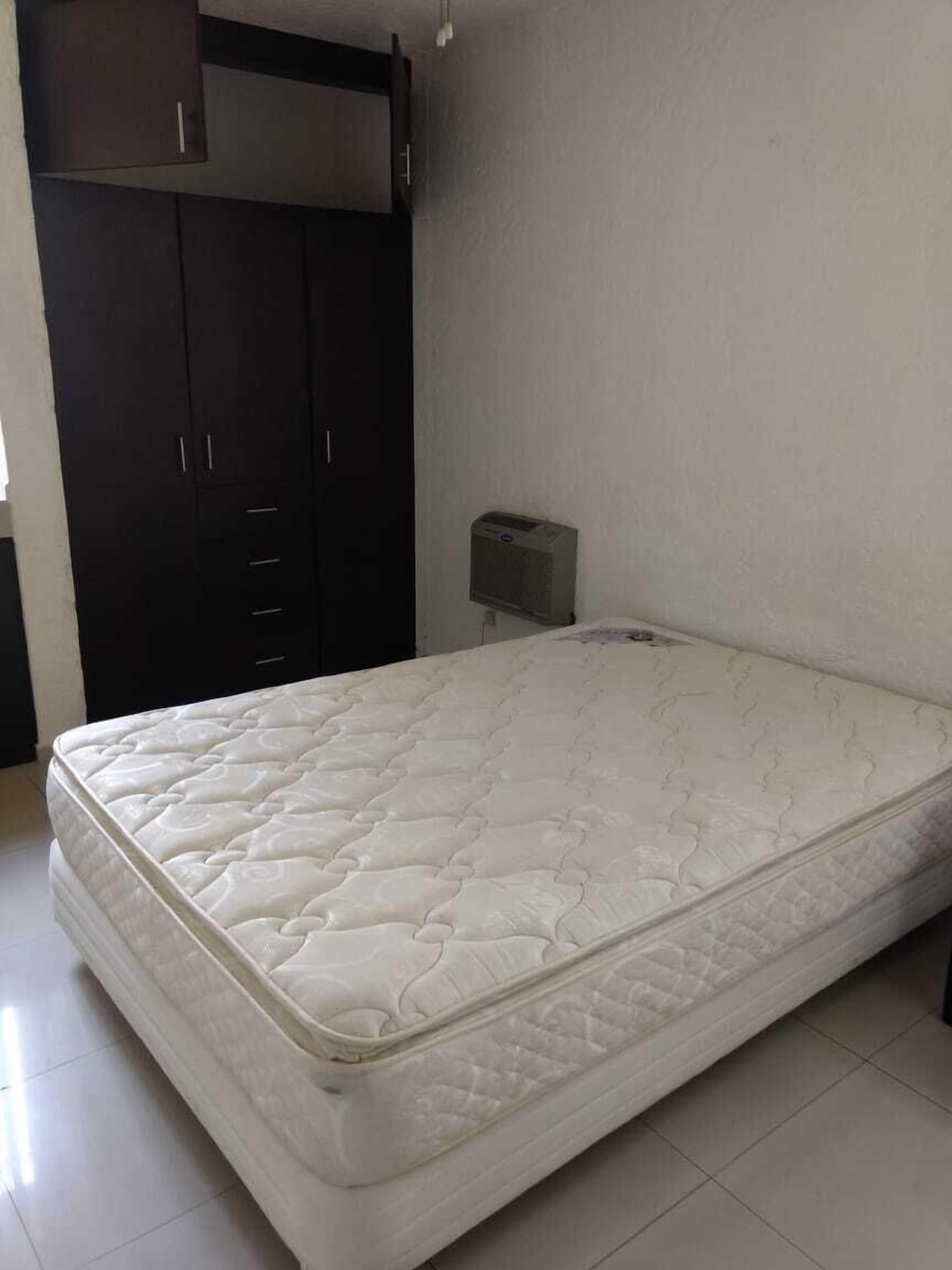 Departamento Cuernavaca, Paseo de Burgos Tres de Mayo tres personas