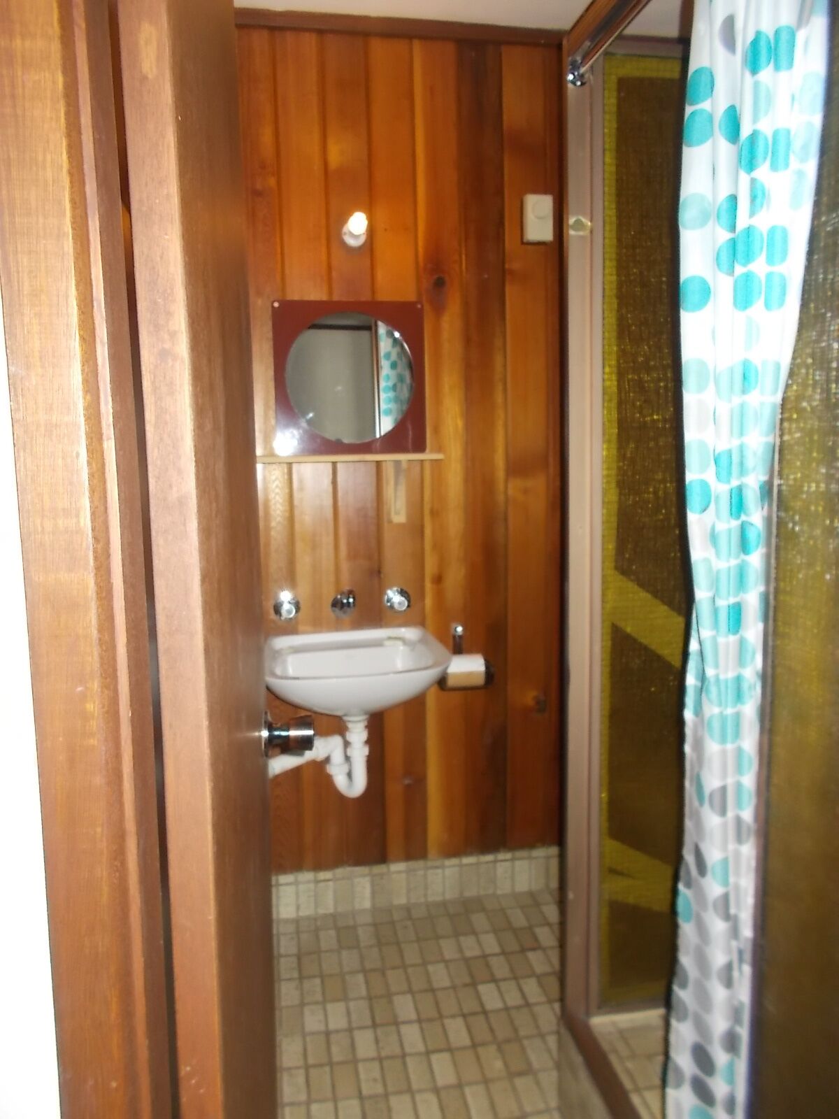 Retro 2 Bedroom Apartment — image 27