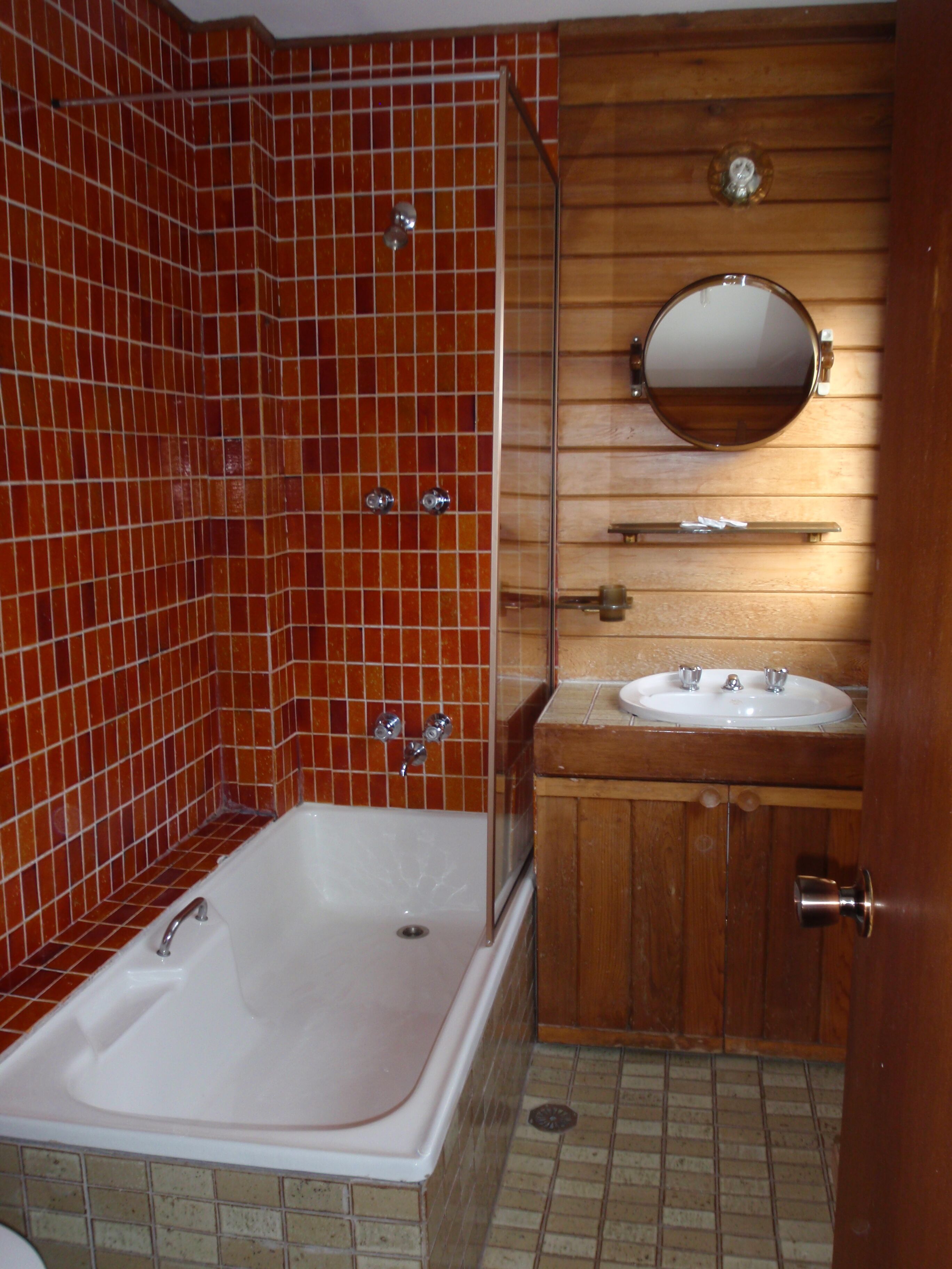 Retro 2 Bedroom Apartment — image 18