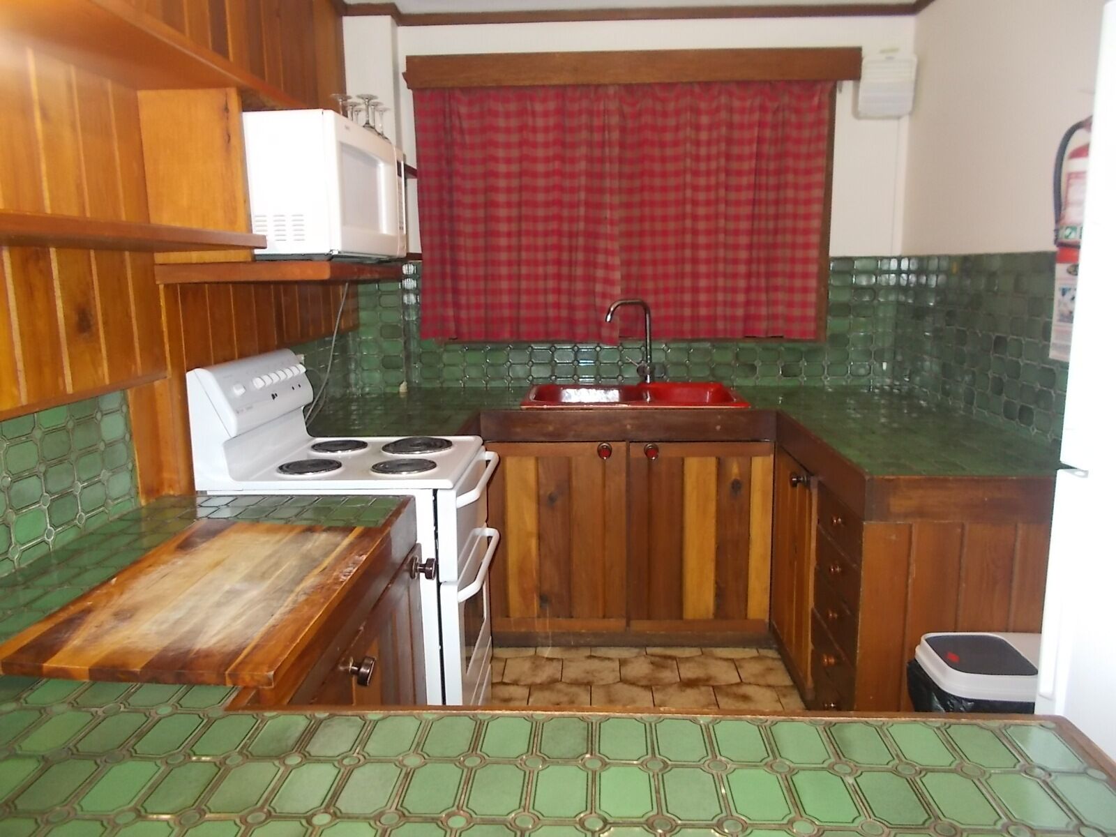 Retro 2 Bedroom Apartment — image 21