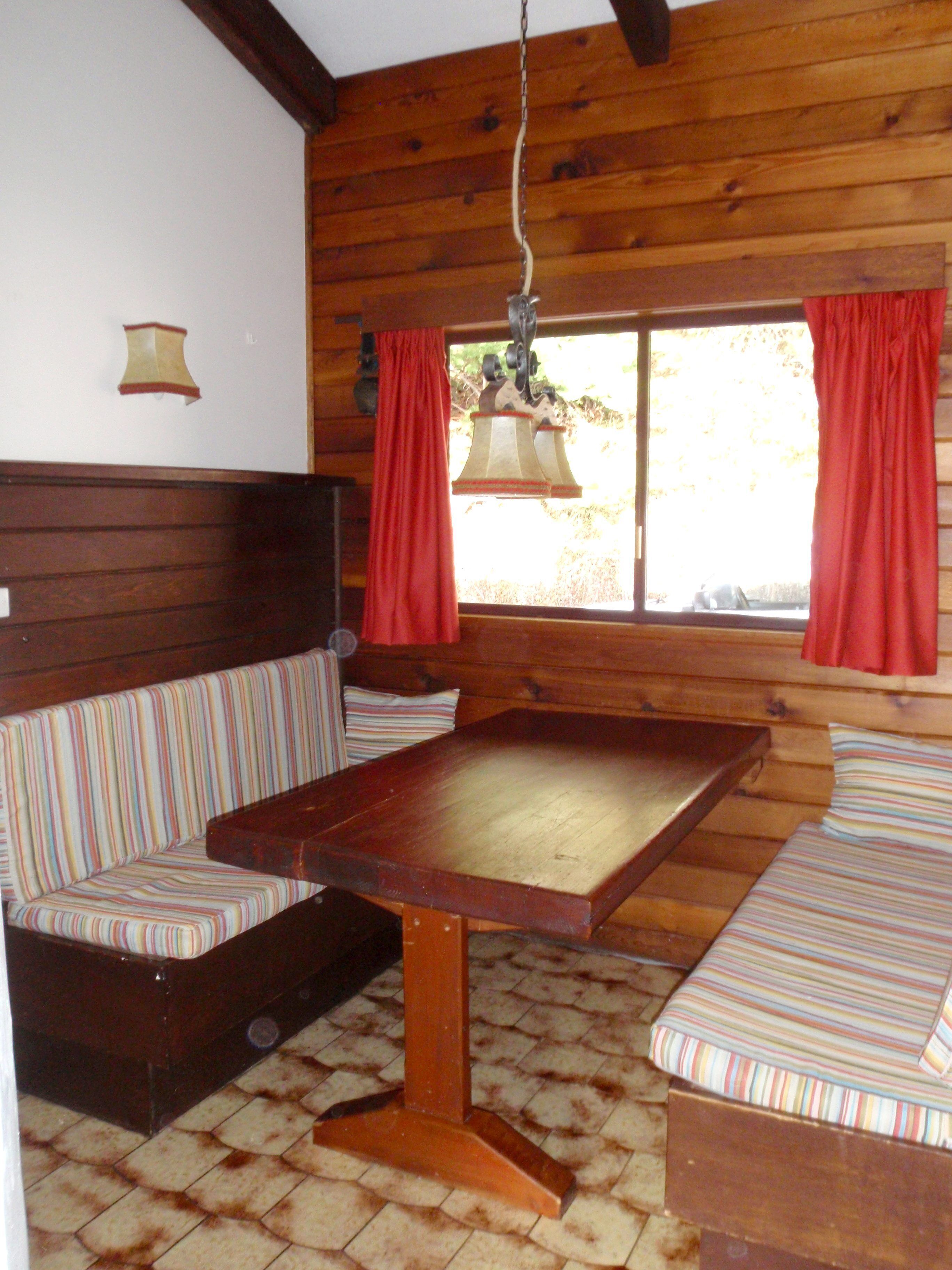 Retro 2 Bedroom Apartment — image 19