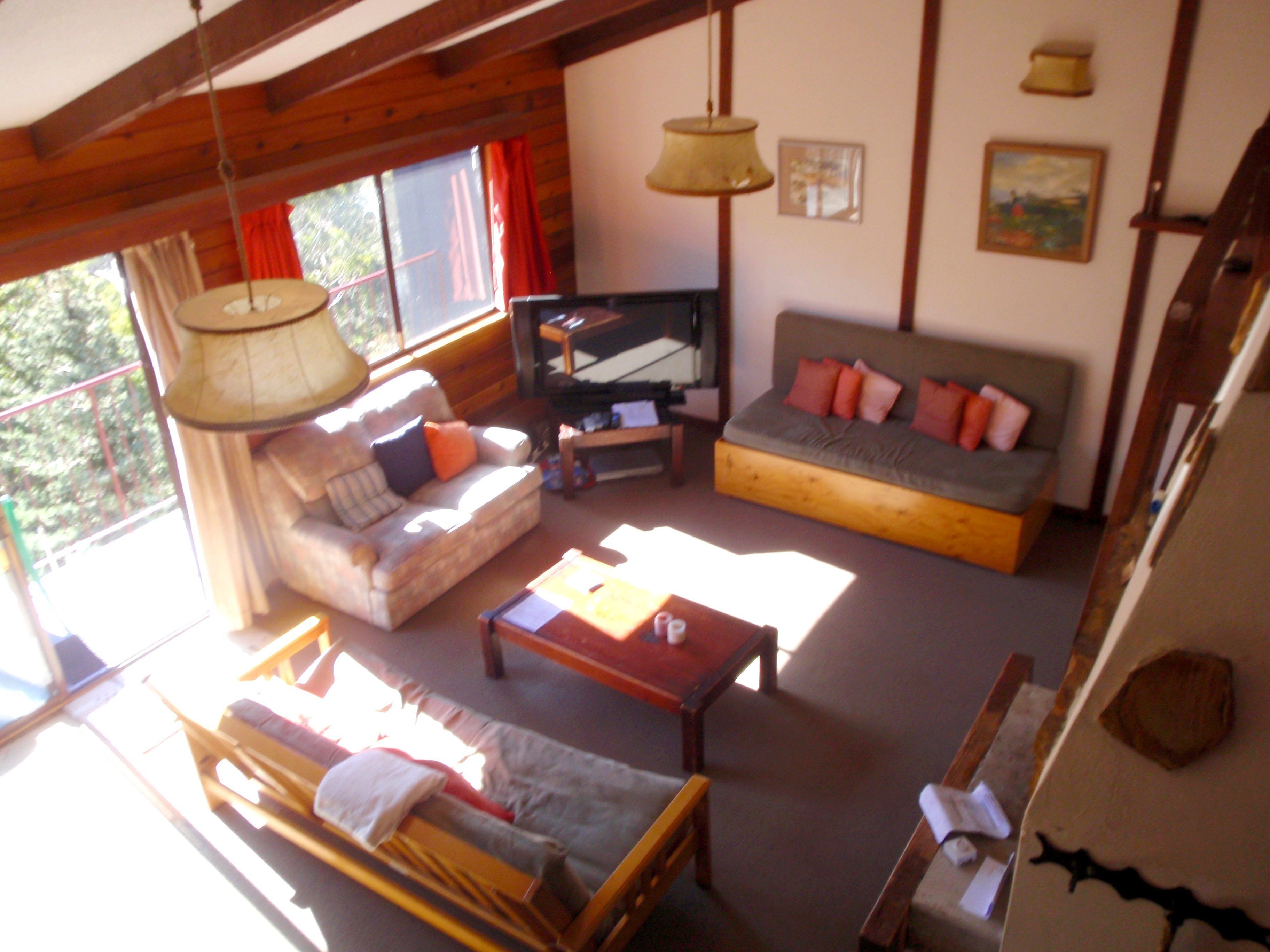 Retro 2 Bedroom Apartment — image 11