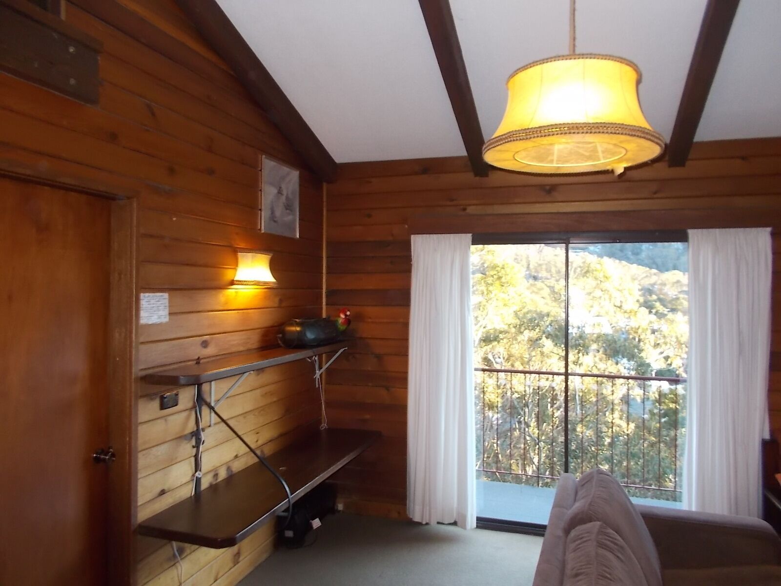 Retro 2 Bedroom Apartment — image 9