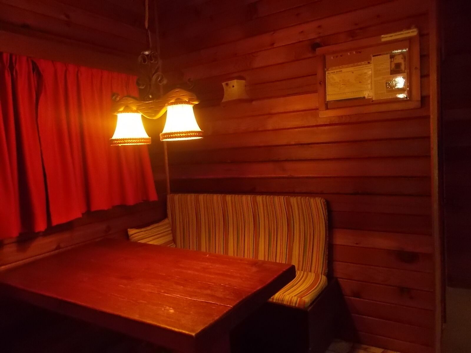 Retro 2 Bedroom Apartment — image 3