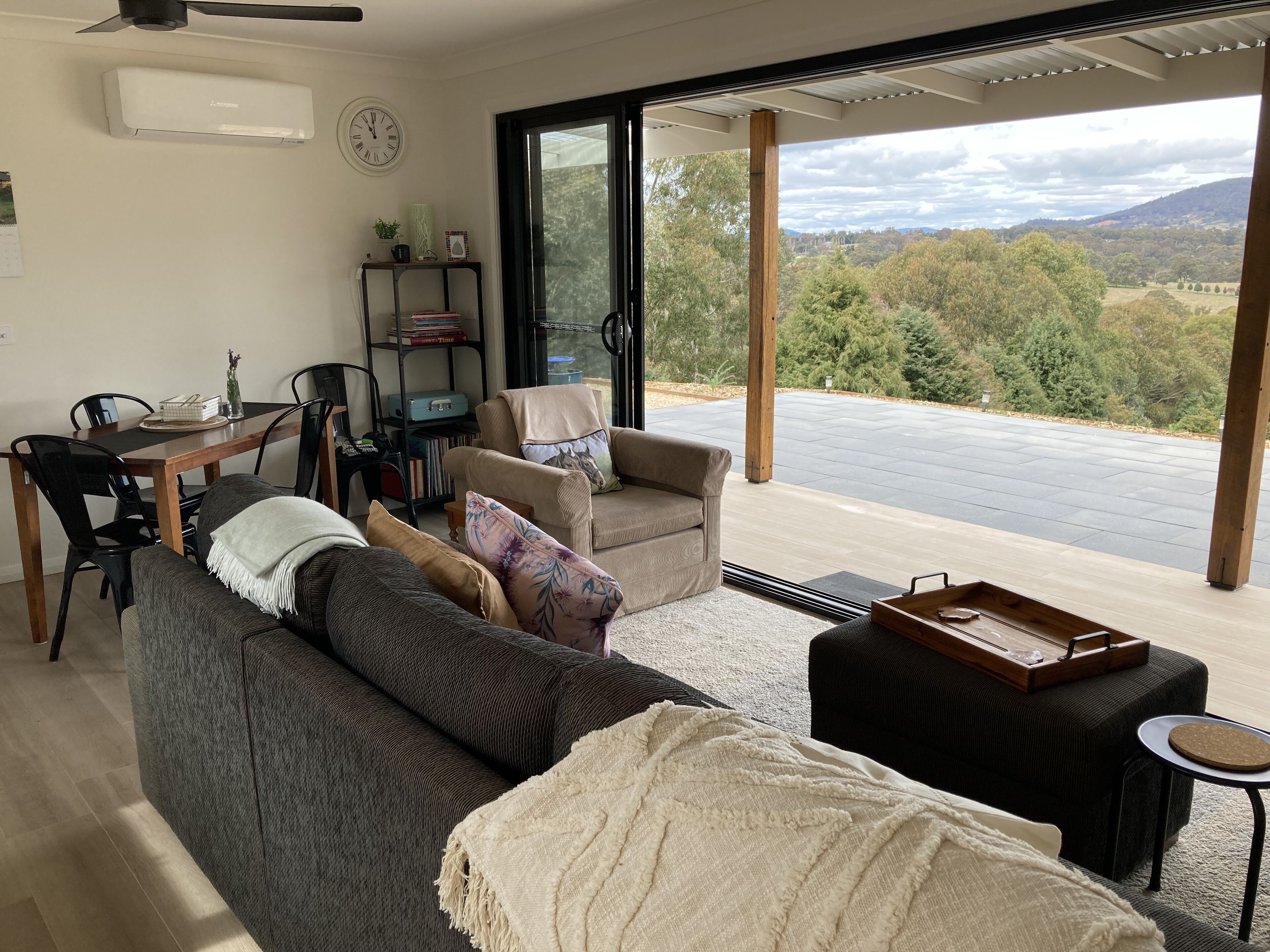 Amazing views. Centrally located between Bathurst, Lithgow and Oberon