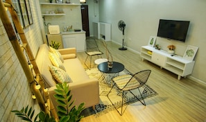 Living area - Lagom - 2 bedroom apartment in central Hanoi (Hà Nội)