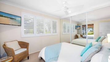 4 bedrooms, iron/ironing board, Internet, bed sheets