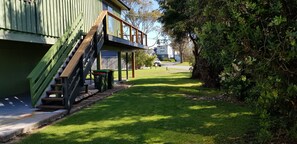 Property grounds - Quiet beachside getaway on foreshore (Coronet Bay)