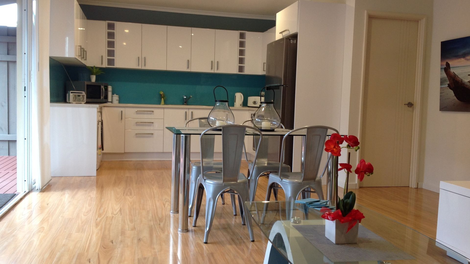 bayport cottage close to mindarie marina — image 4