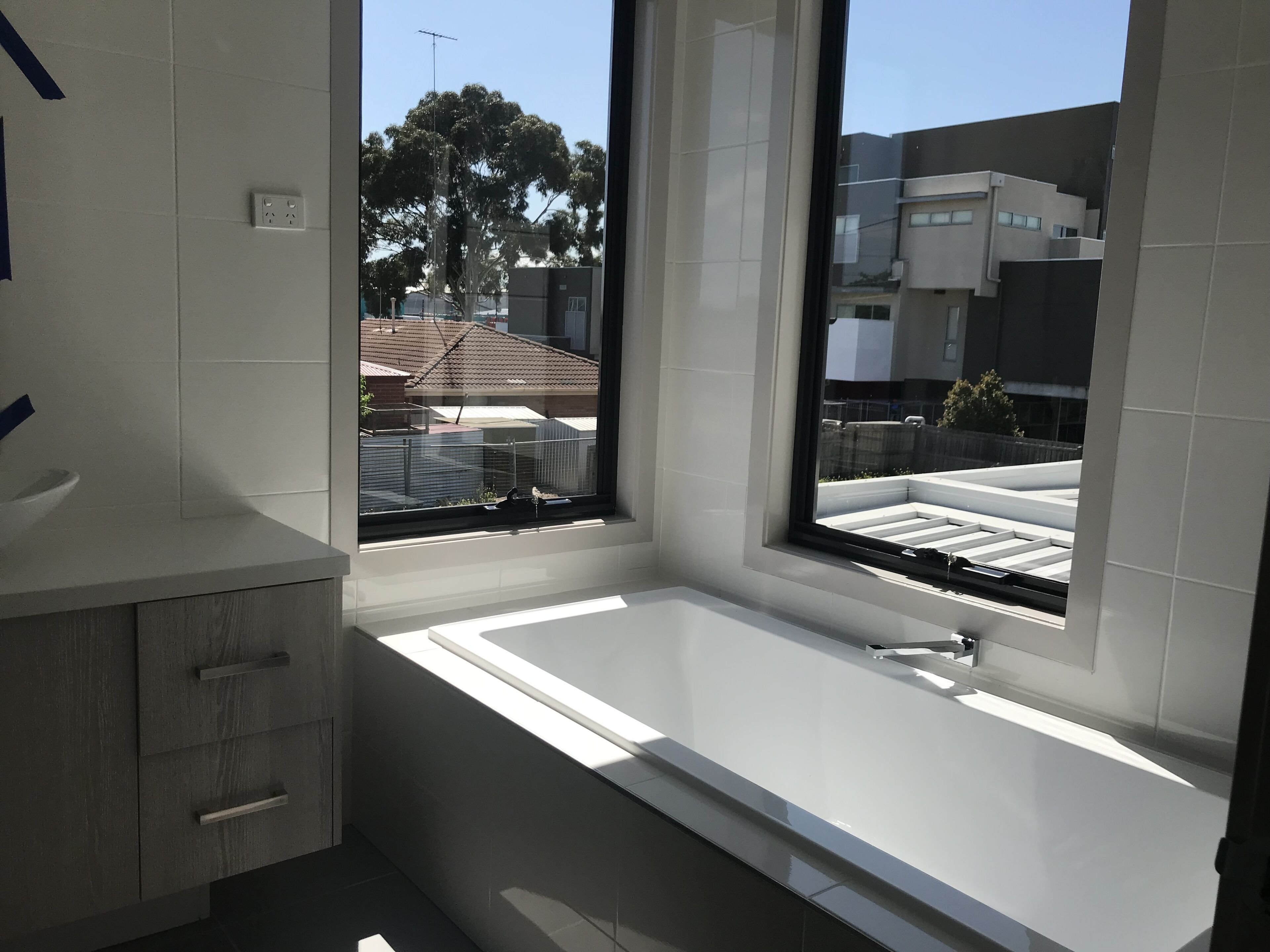 D112 Braybrook Central Stay-Great Getaway — image 2