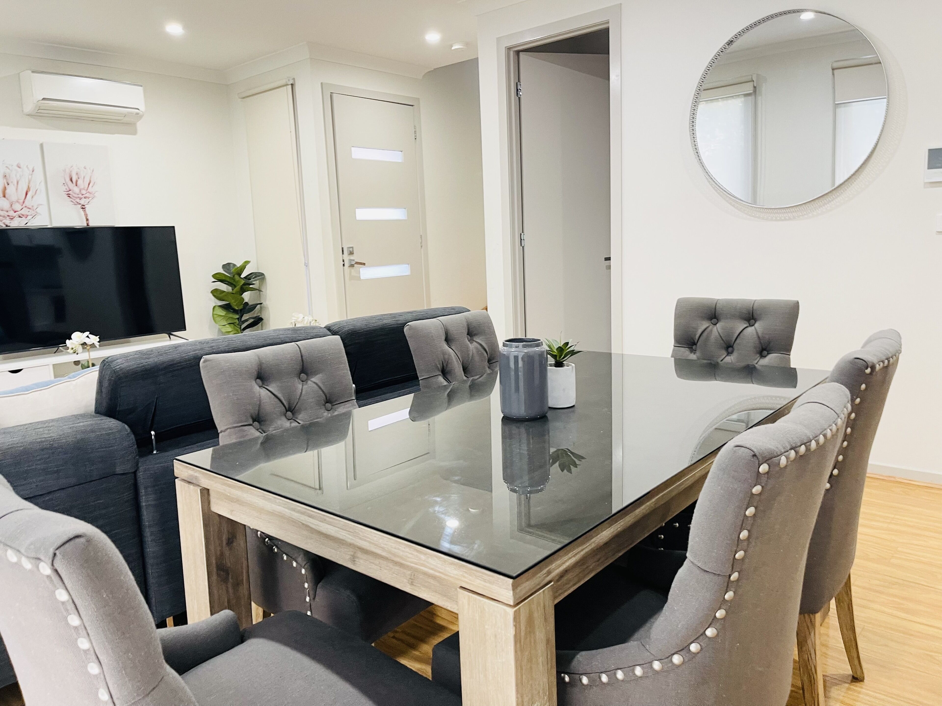 D112 Braybrook Central Stay-Great Getaway — image 3