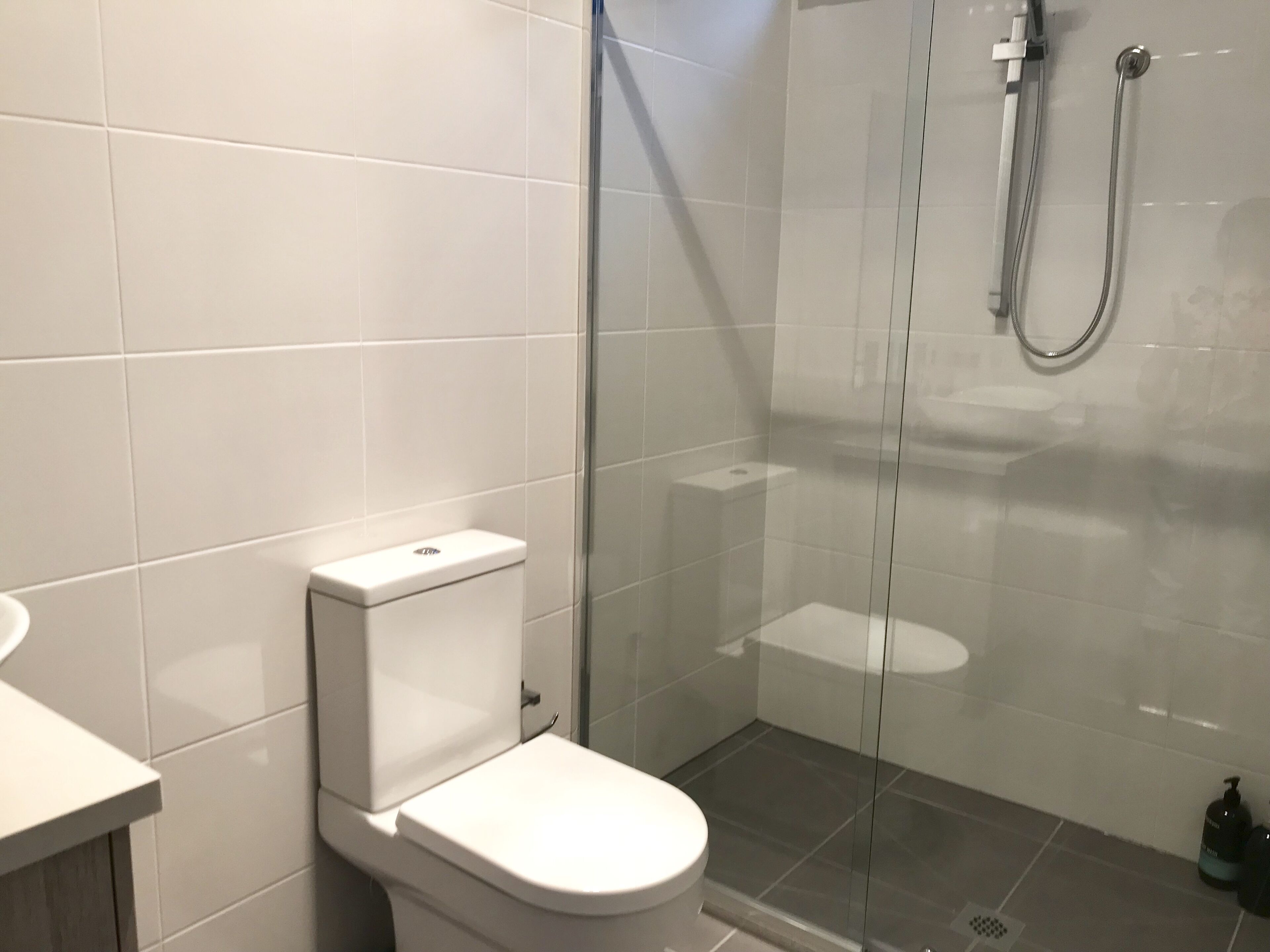 D112 Braybrook Central Stay-Great Getaway — image 7
