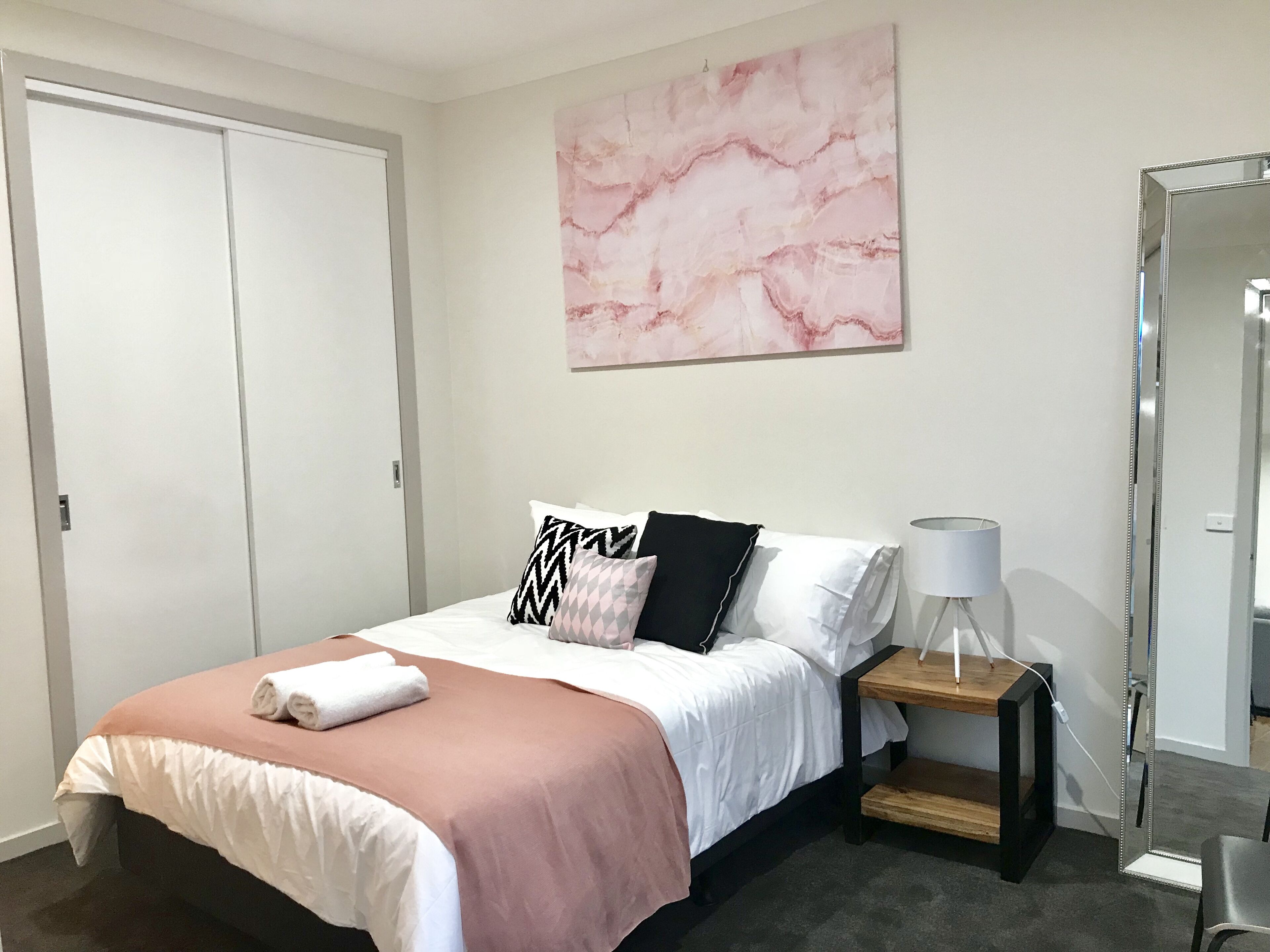D112 Braybrook Central Stay-Great Getaway — image 12