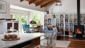 Interior - Langfields - Off the Grid solitude with Wifi and Netflix! (Wheatsheaf)