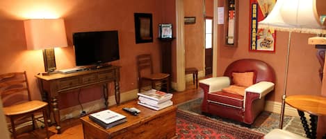 TV, fireplace, DVD player, stereo