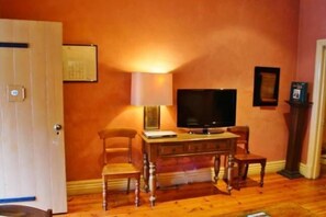 Interior - Cafe Spa Suite 1 bedroom (North Adelaide)