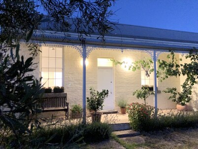 Cute Cottage, Cute Town, Central to Historical Gold Rush Towns