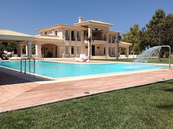 Tsangarakis Villa