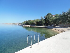Ubicación a pie de playa y tumbonas