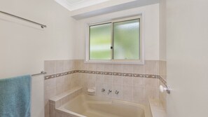 Bathtub
