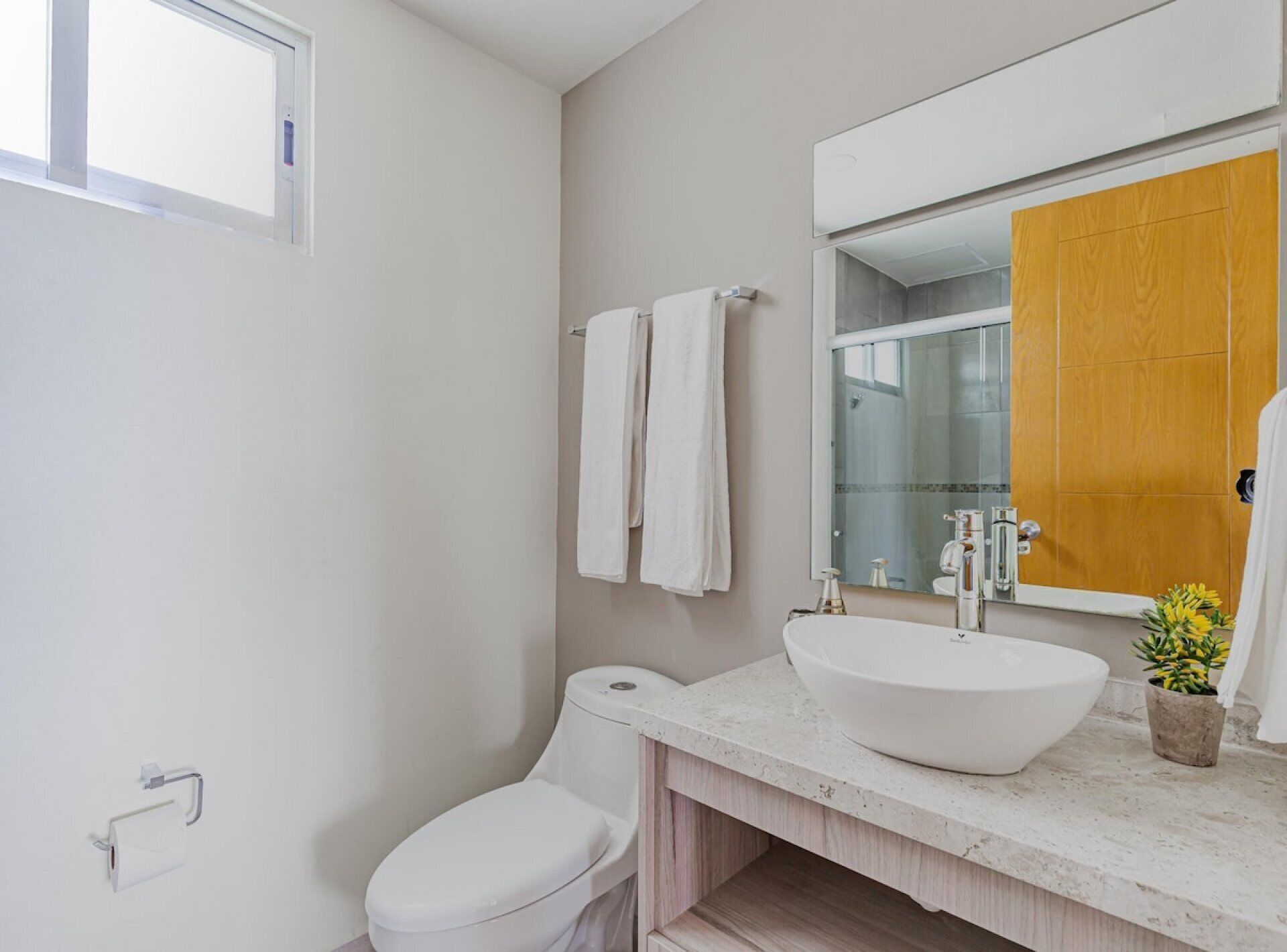 D503·Near airport - 3 bedrooms-ideal for families!