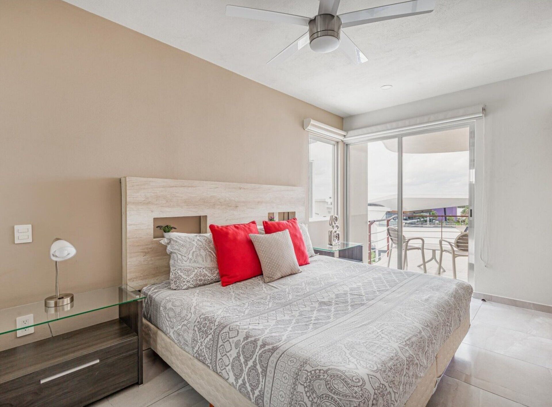 D503·Near airport - 3 bedrooms-ideal for families!