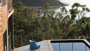 Unclassified image, 3 of 46, button - Private location, unbeatable Island views! (Shute Harbour)