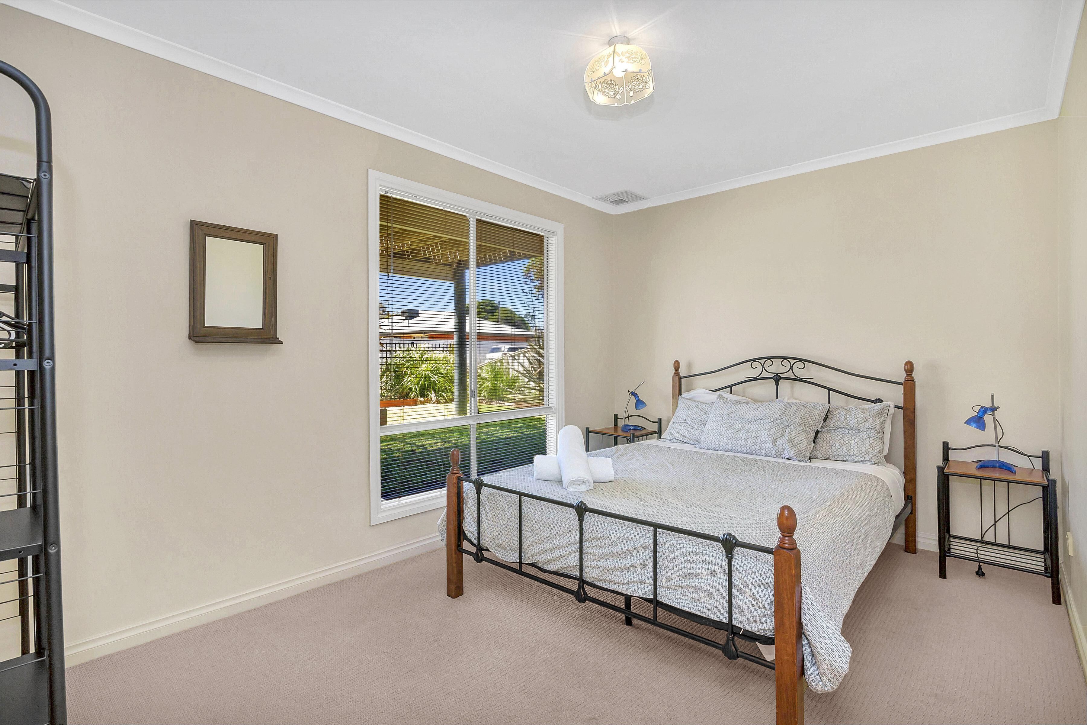Green Reef Beach House ~ Aldinga Beach - Fantastic Entertainer with Large Balcony and Sea Views — image 10