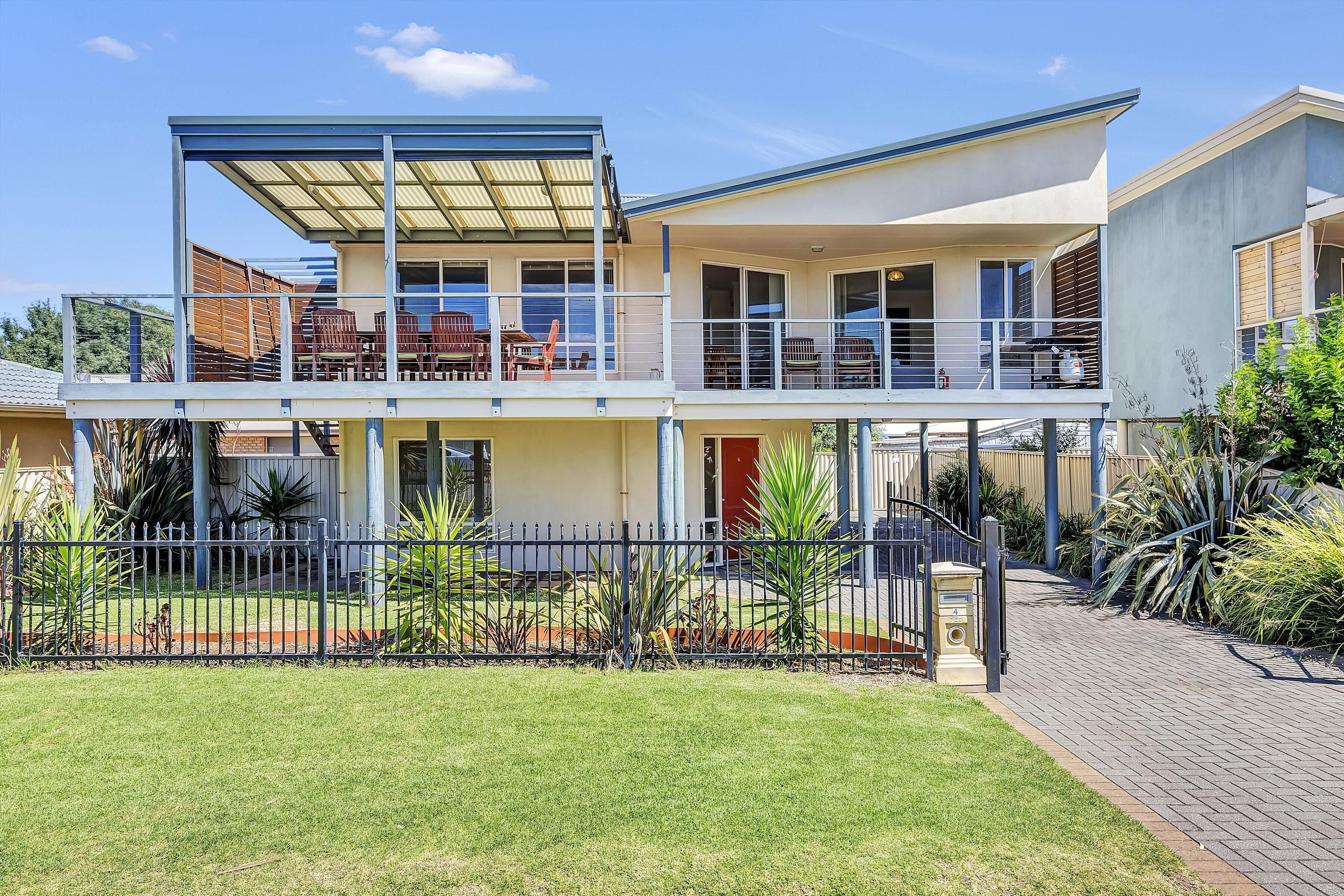 Green Reef Beach House ~ Aldinga Beach - Fantastic Entertainer with Large Balcony and Sea Views — image 14